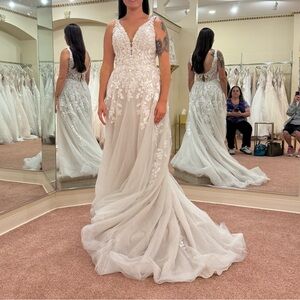 Elegant White Lace Wedding Dress